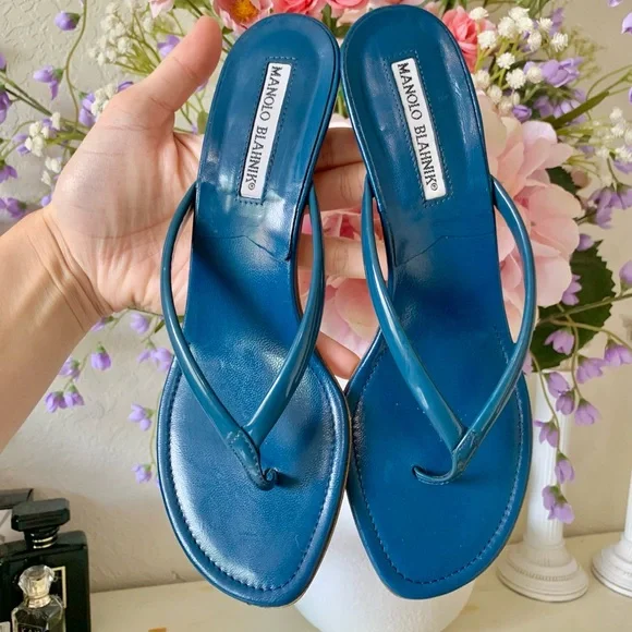 Vintage Manolo Blahnik Blue Patent Leather Thong Heel Sandal - Picture 3 of 6